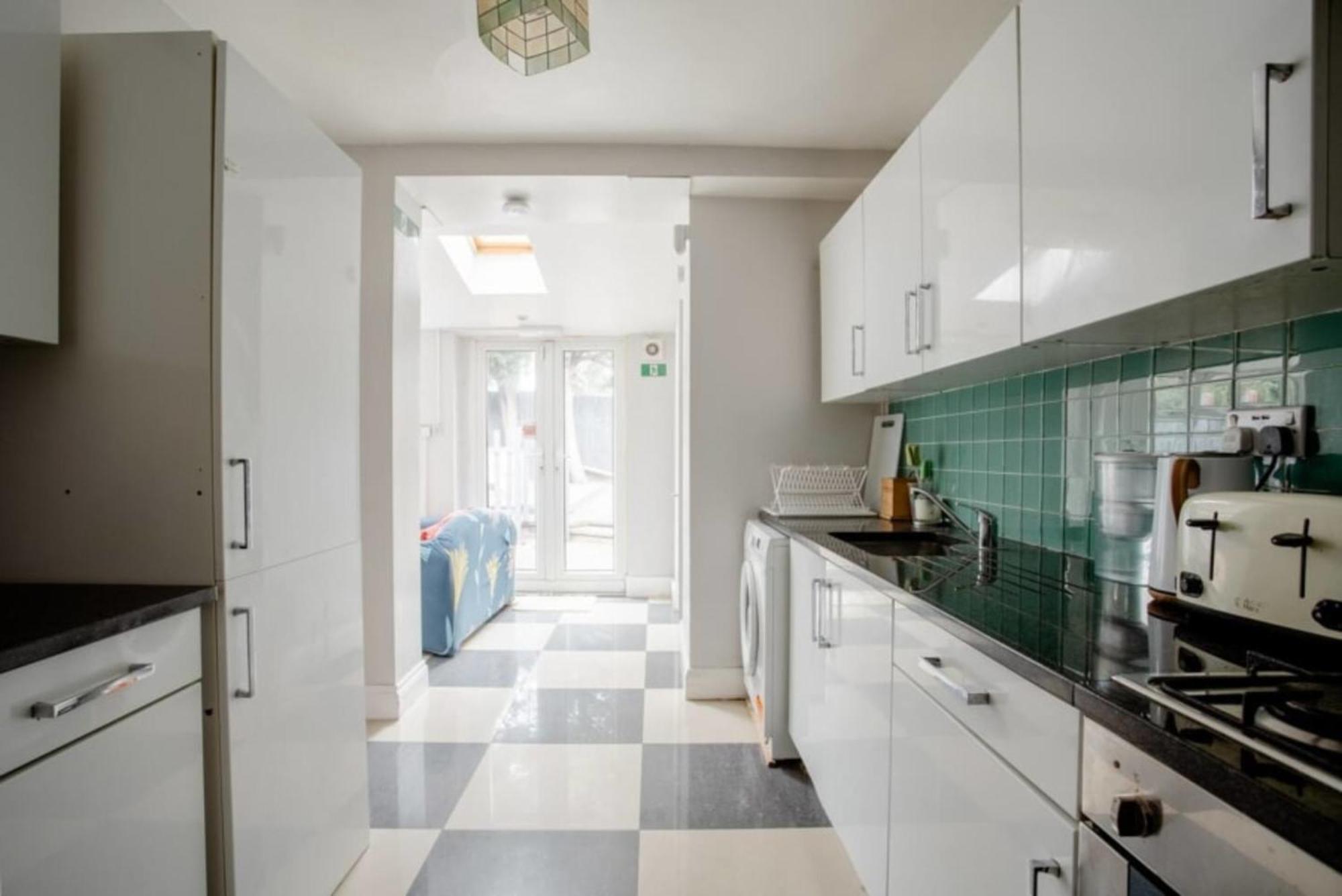 London Comfy Doubles Aparthotel ภายนอก รูปภาพ